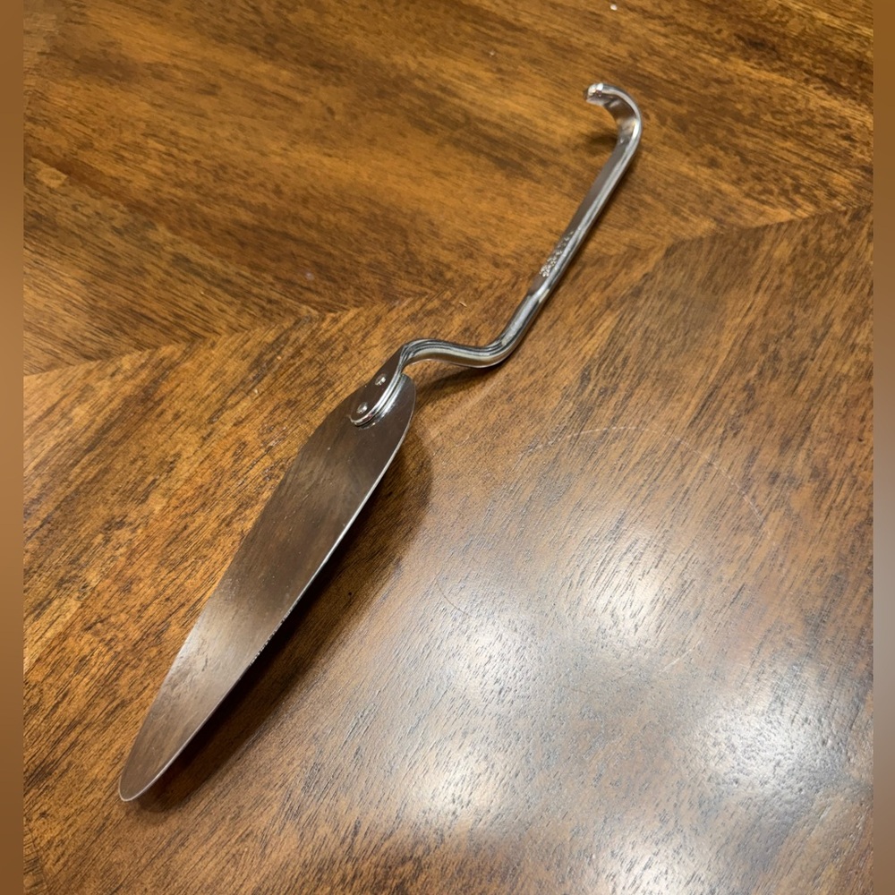 Vintage Irvin Ware Chrome USA Cake Pie Server Slicer Embossed Hook Handle - Picture 3 of 7